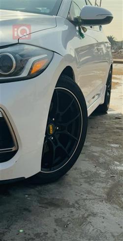 هیۆندای ئەلەنترا